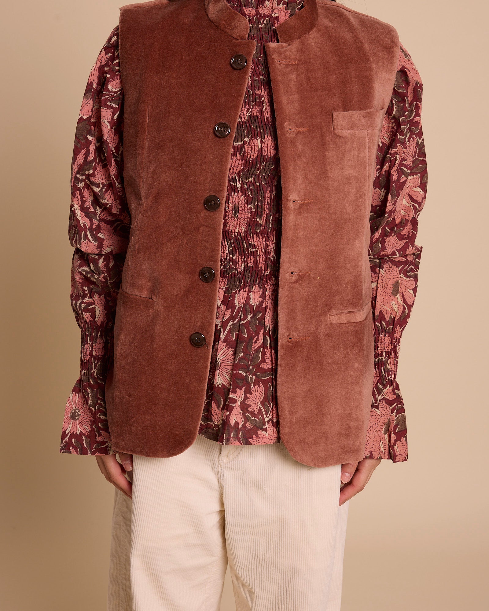 Antónia Vest
